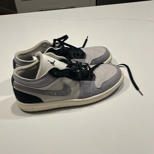 Jordan 1 low SE “inside out” grey